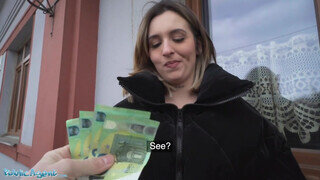 Myss Alessandra a hatalmas mellű kitetovált kiscsaj pénzért dugható